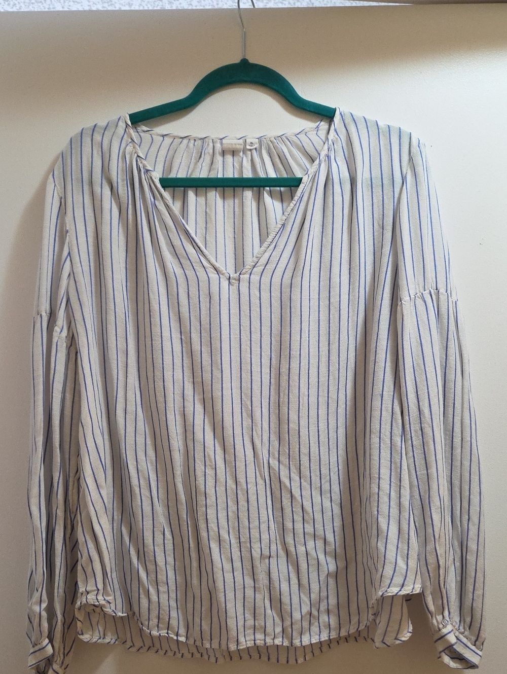 GAP Pinstripe Top XL